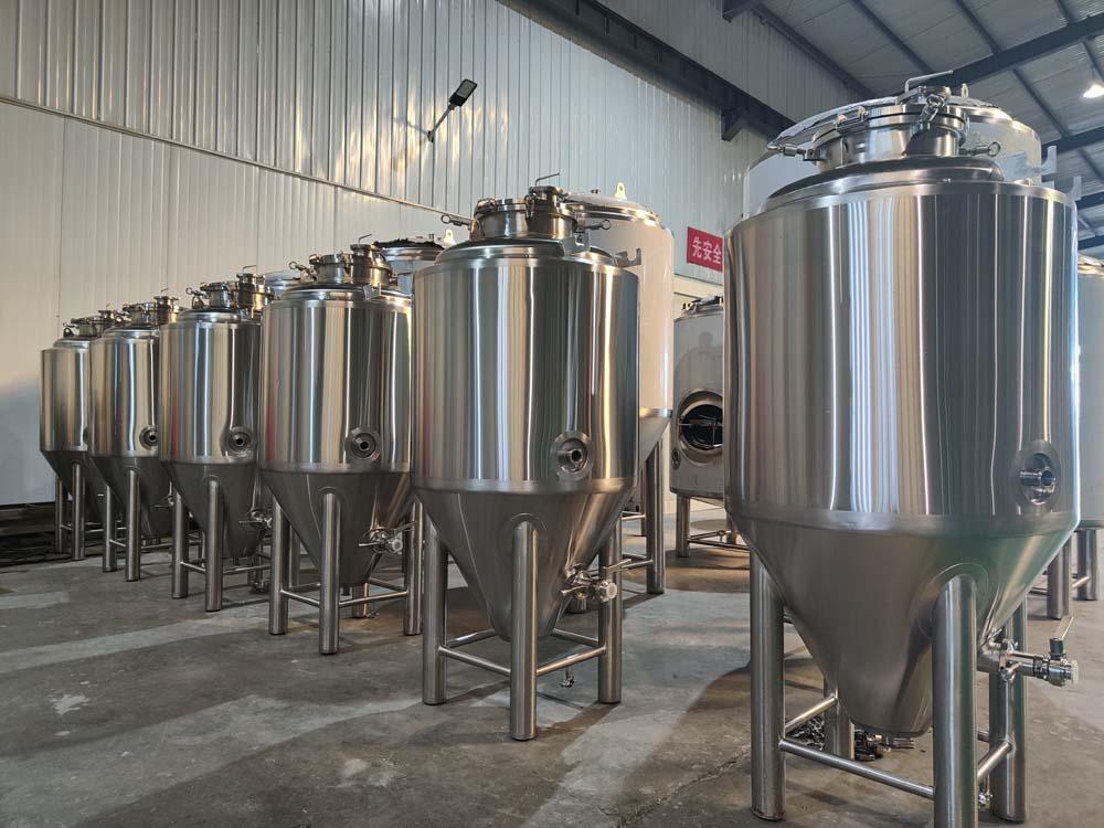 <b>4hl Jacketed conical fermenter</b>